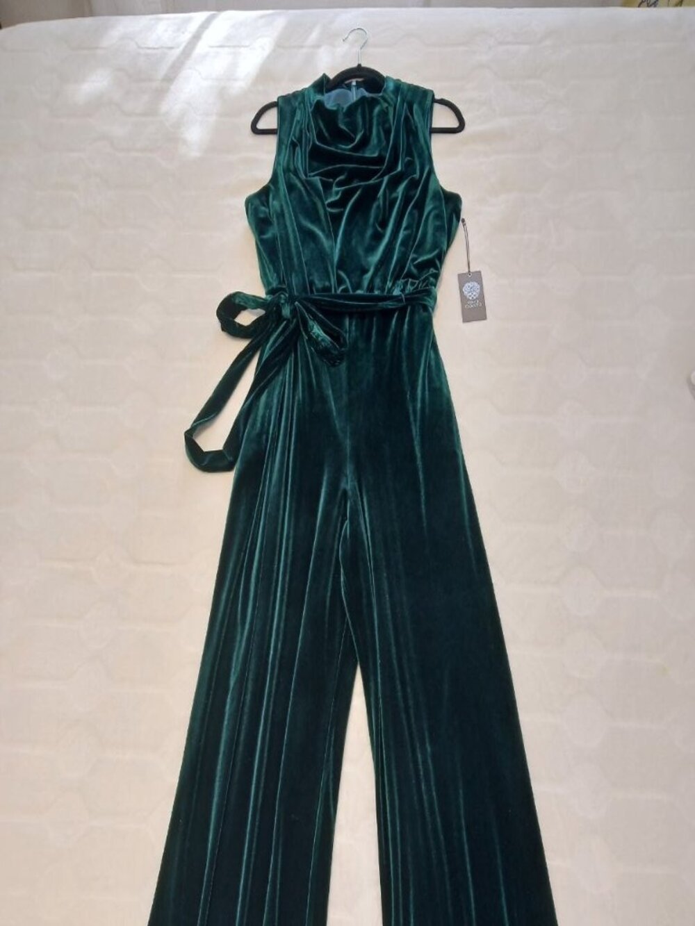 Vince Camuto Emerald Velvet Wide-Leg Belted Jumpsuit Size L NWT - Picture 2 of 16